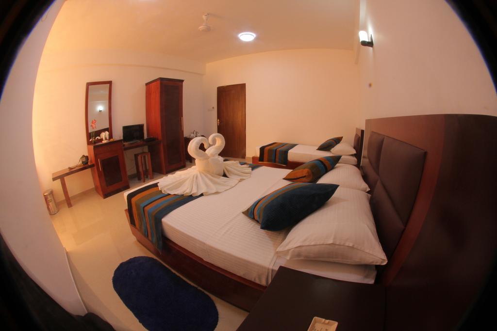 Hotel Kamrel Kurunegala Dış mekan fotoğraf
