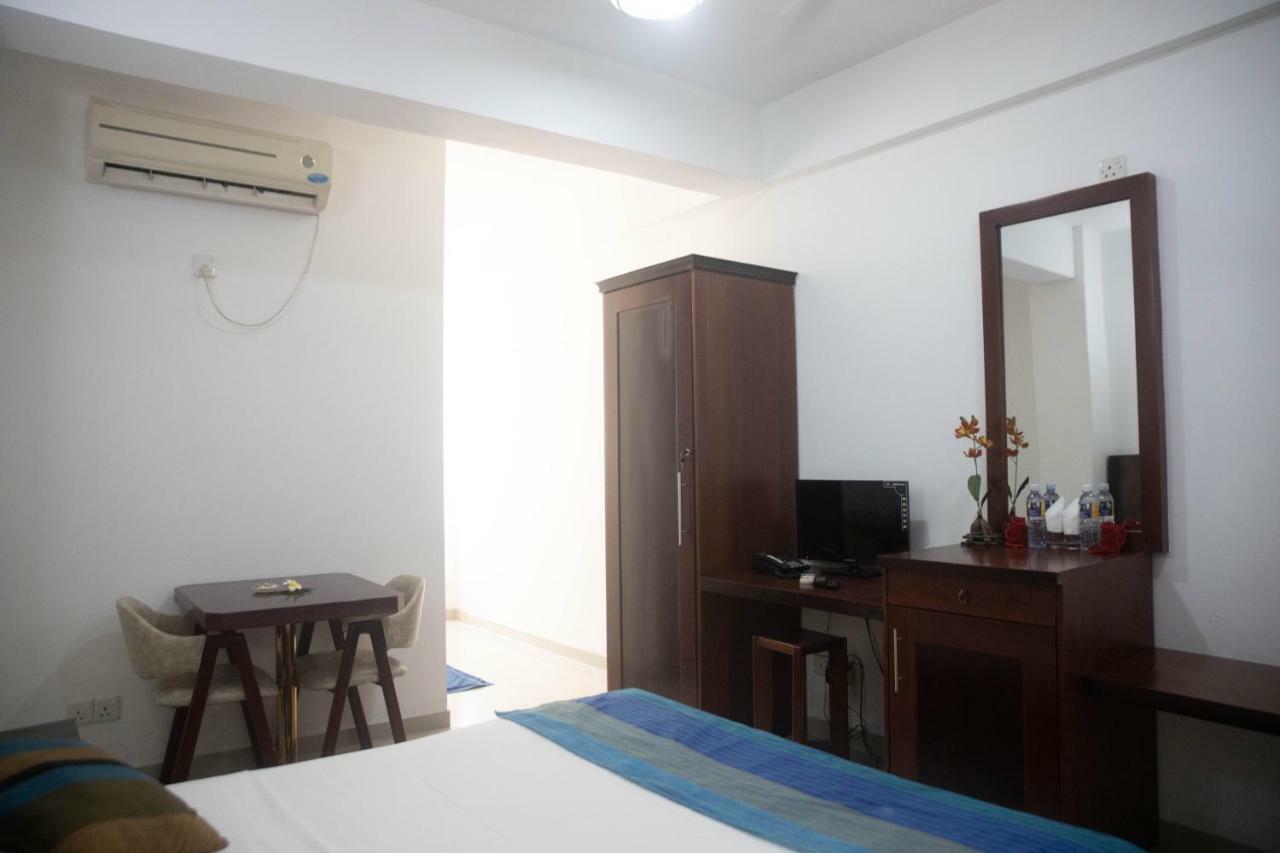 Hotel Kamrel Kurunegala Dış mekan fotoğraf